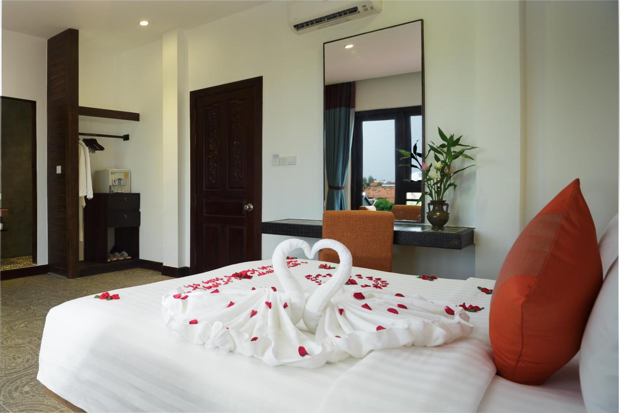 Hotel Golden Temple 4*
